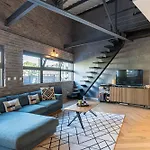 公寓 Loft Story In *