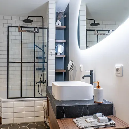 Apartment Loft Story In Annecy